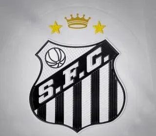 Escudo trará as duas estrelas e uma coroa na parte superior