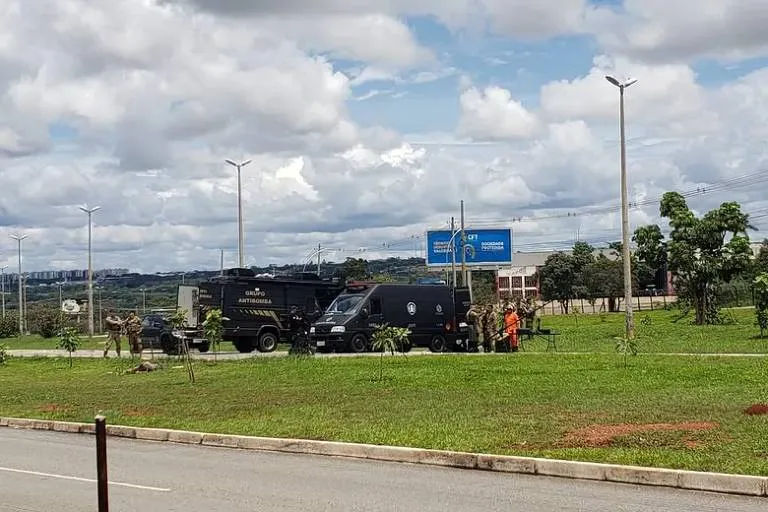 Além do artefato que ele deixou no aeroporto de Brasília, outros cinco explosivos semelhantes foram apreendidos