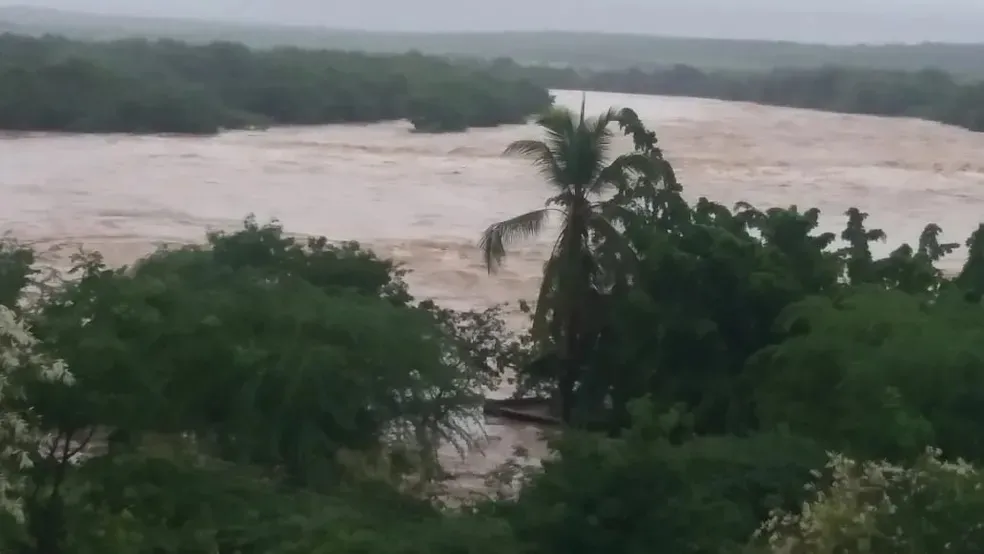 Sede da cidade de Mirante está totalmente isolada por conta do volume de água