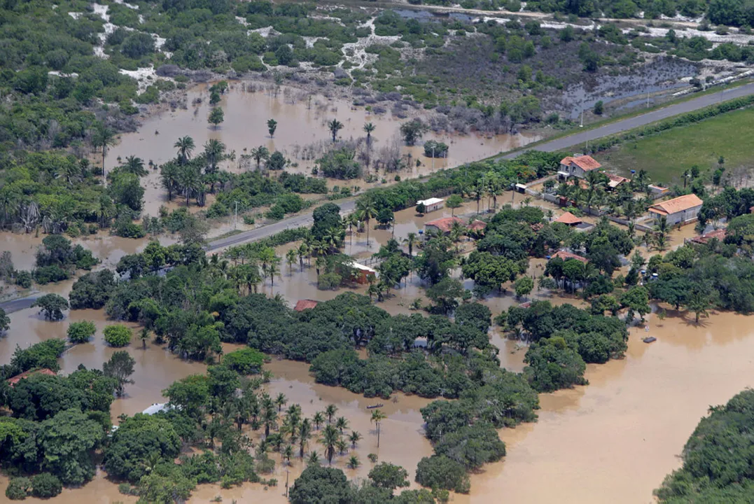 Ano já começou com reconstrução após enchentes de dezembro