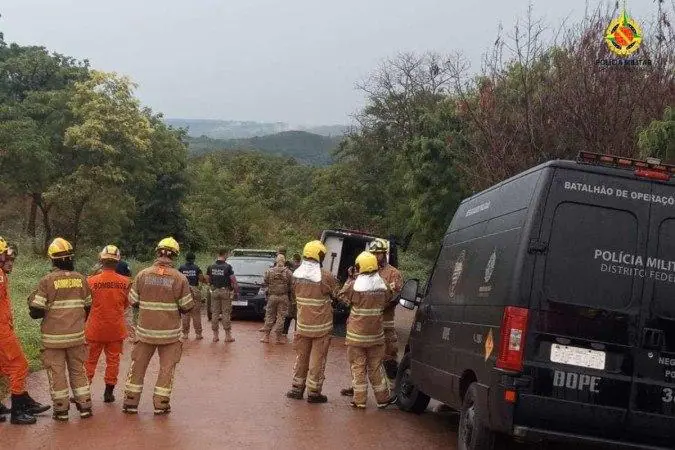 Explosivos foram encontrados junto com coletes à prova de bala num matagal