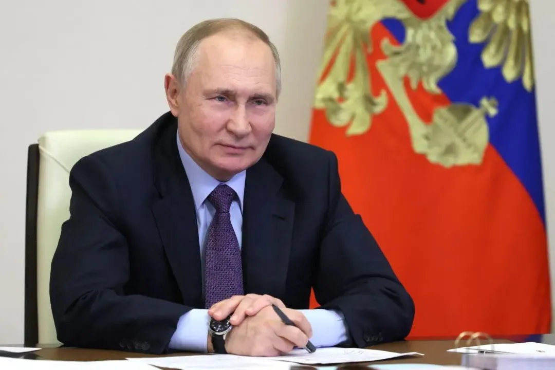 Vladimir Putin comunicou que proibirá venda de petróleo a países que aplicarem teto de preço