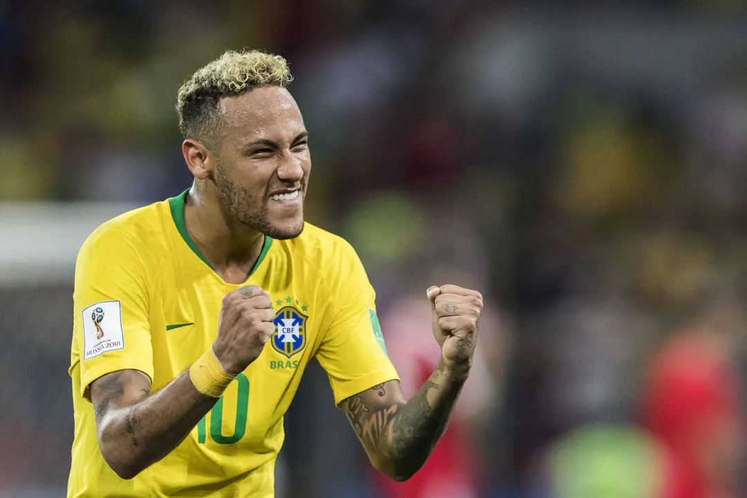 Neymar manifestou apoio à influenciadora digital Gkay em sua conta no Twitter, após polêmica com o humorista Fábio Porchat