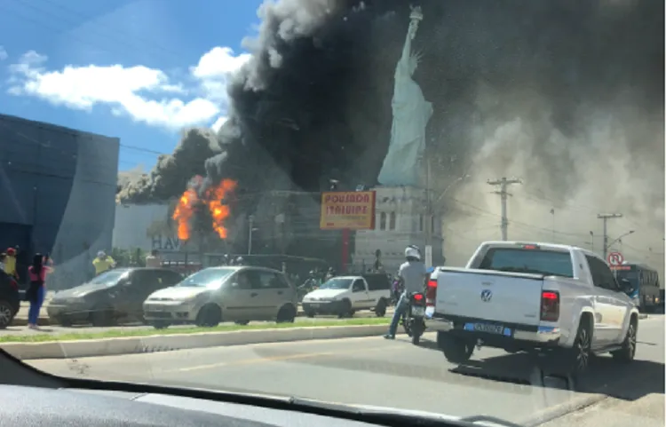 Imagem ilustrativa da imagem Incêndio atinge loja da Havan em Vitória da Conquista