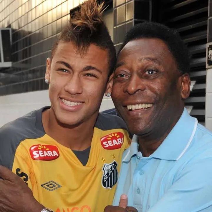 Imagem ilustrativa da imagem Neymar, Messi e Cristiano lamentam morte de Pelé