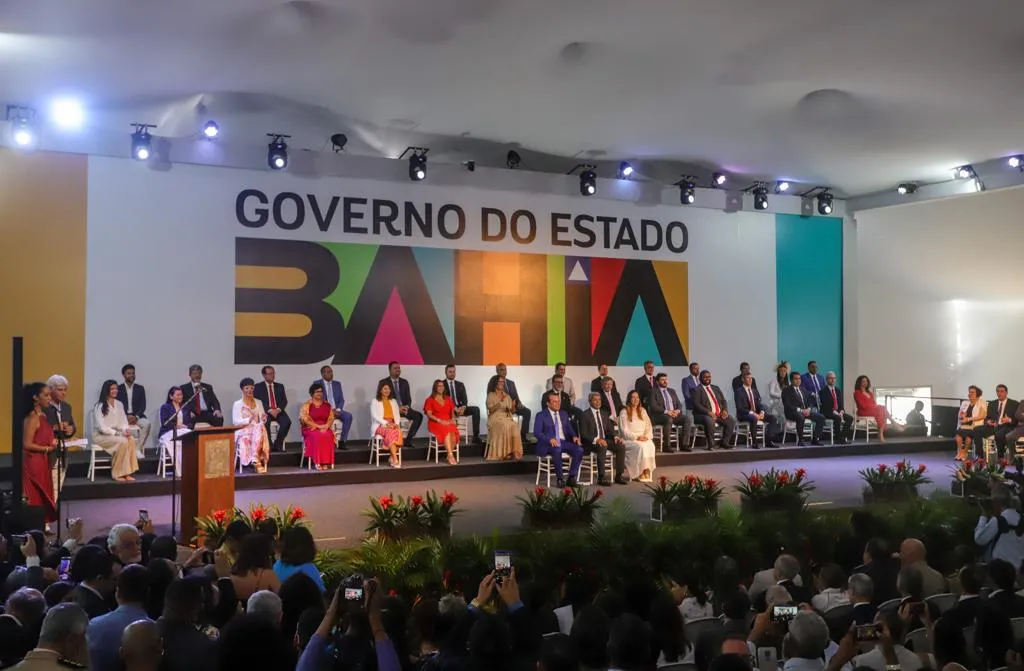 Governador Jerônimo Rodrigues empossou seus 25 indicados para o primeiro escalão de governo