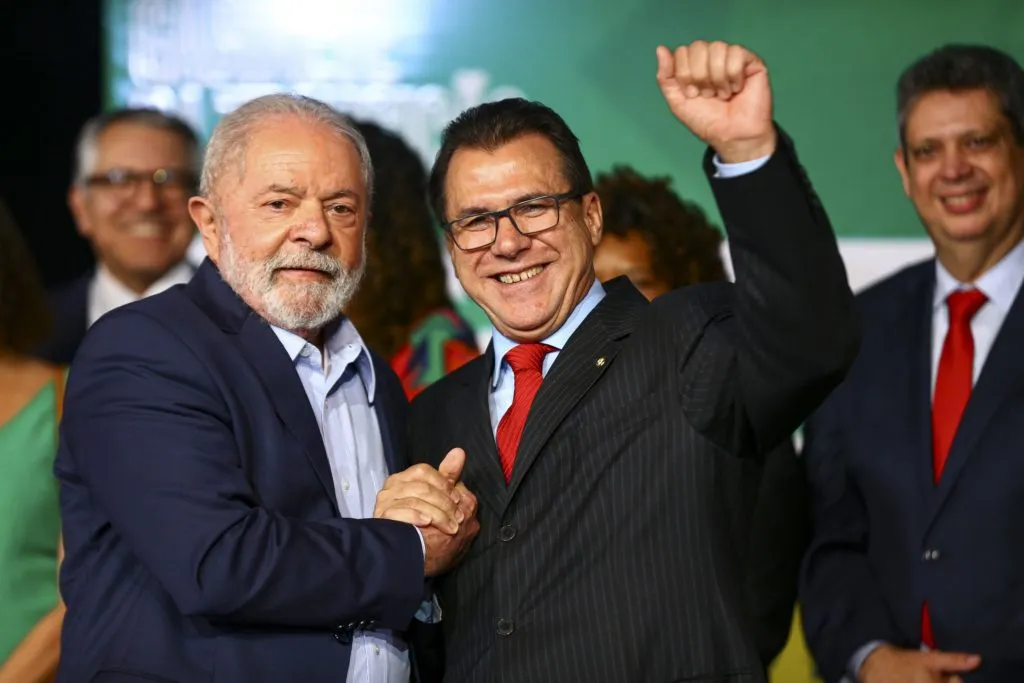 Presidente Lula foi criticado por defender revogação da reforma. Luiz Marinho aposta na revisão fracionada.