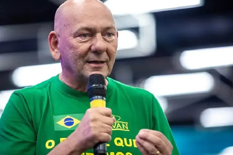 Hang é apoiador de Jair Bolsonaro desde as eleições presidenciais de 2018