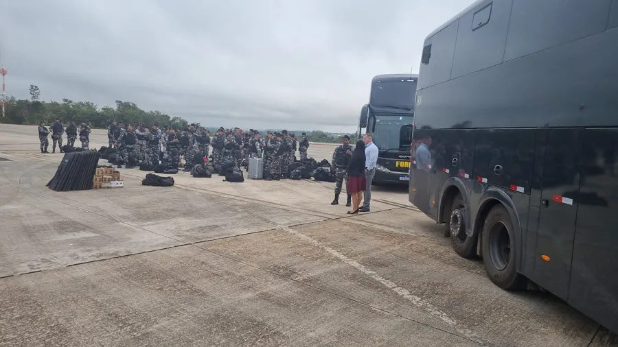 Tropa do Batalhão de Choque da Bahia desembarcou na manhã desta segunda