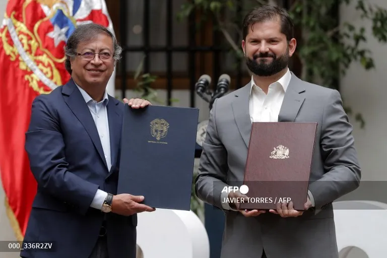 Presidentes chileno e colombiano, Gabriel e Gustavo