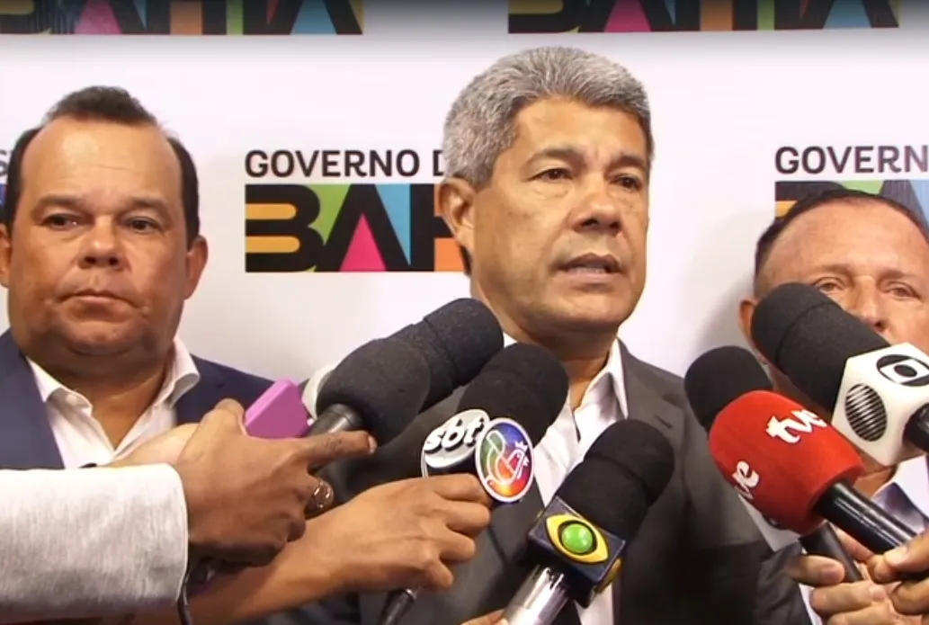 Jerônimo esteve ao lado do vice-governador Geraldo Júnior (MDB) e do presidente da Assembleia Legislativa da Bahia Adolfo Menezes (PSD)