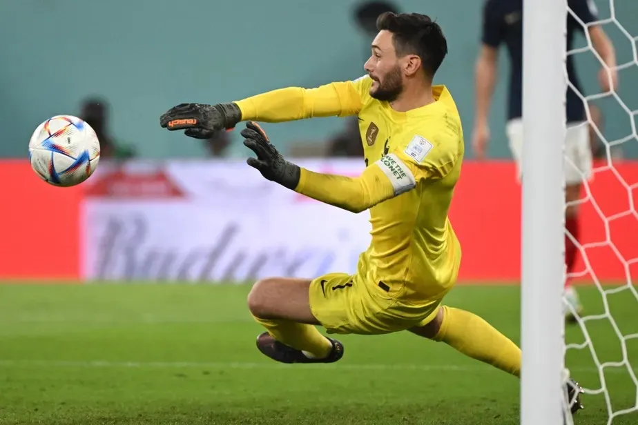 Lloris encerra ciclo na França após 145 jogos