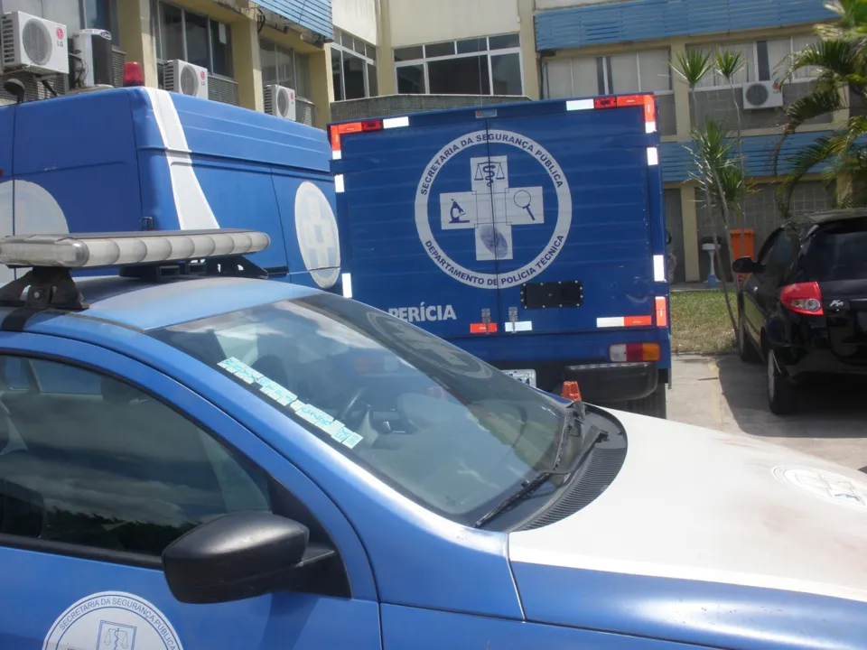 Segundo a polícia, o corpo de José Eduardo estava enterrado nos fundos de um imóvel, no mesmo bairro onde o veículo foi localizado