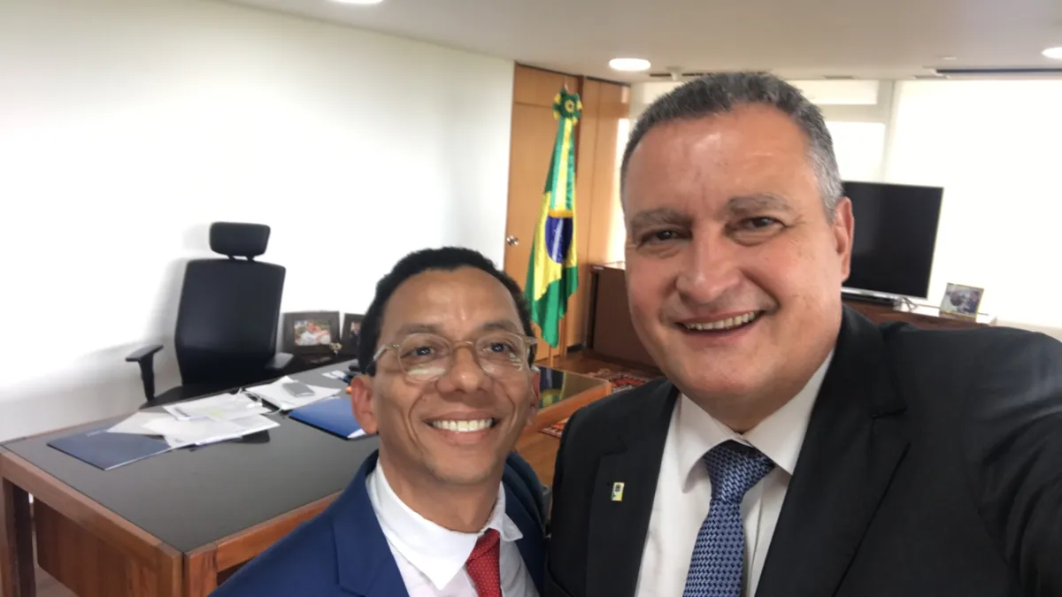 Ivan Alex ao lado do ministro-chefe da Casa Civil, Rui Costa