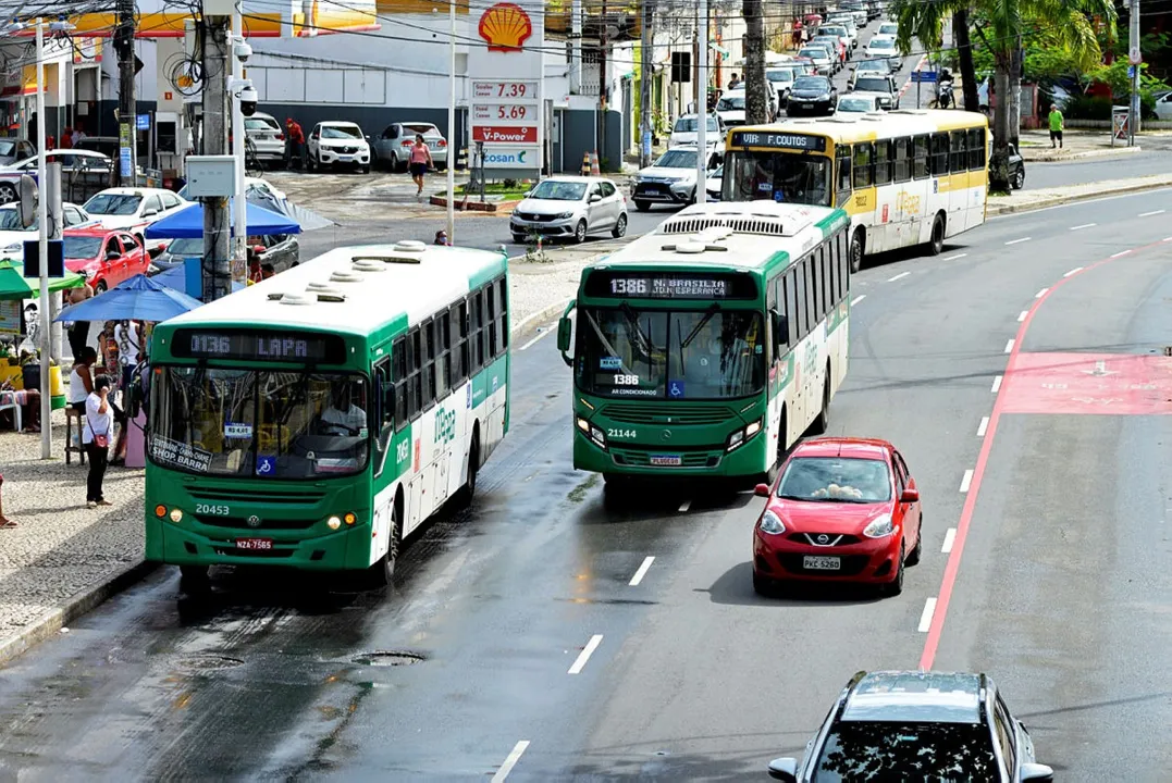 Os ônibus que normalmente atendem a região do bloqueio serão desviados pelas equipes da Semob