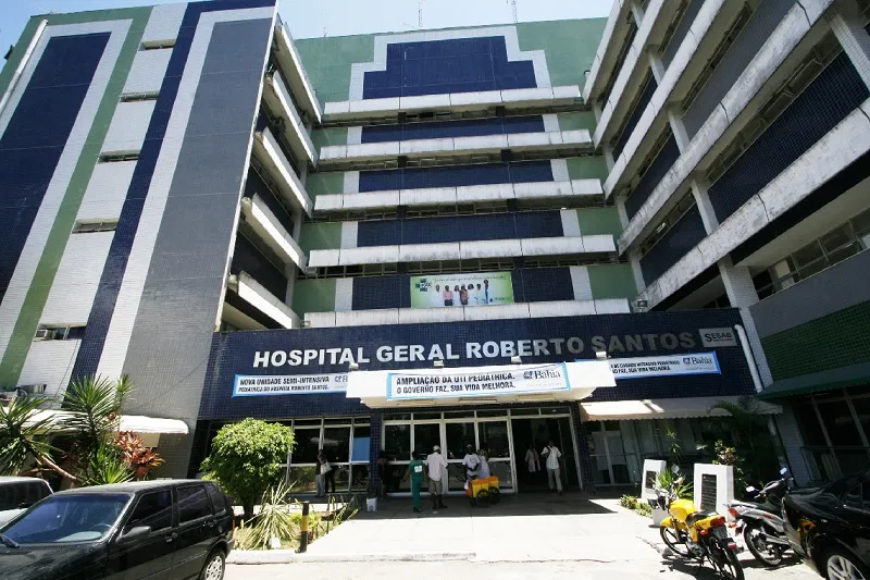 A vítima foi socorrida para o Hospital Roberto Santos