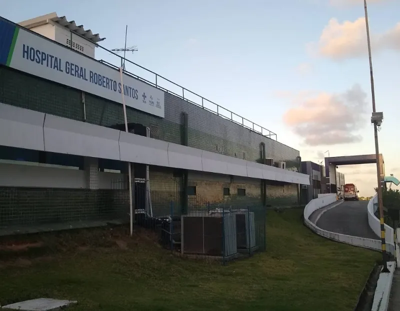 Vítima foi socorrida para o Hospital Roberto Santos