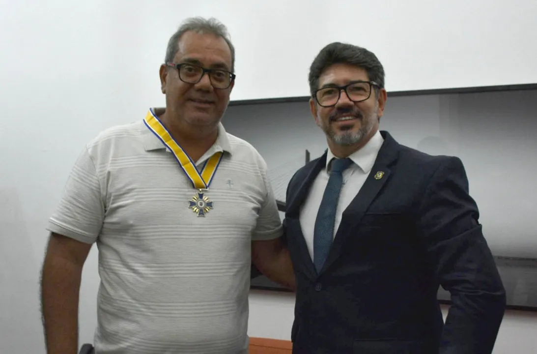 Presidente da CMS, Carlos Muniz (PT), e superintendente da PRF na Bahia, Virgílio Tourinho