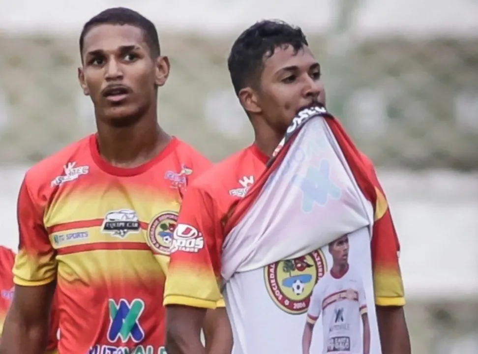 A Juazeirense enfrenta o Atlético Goianiense