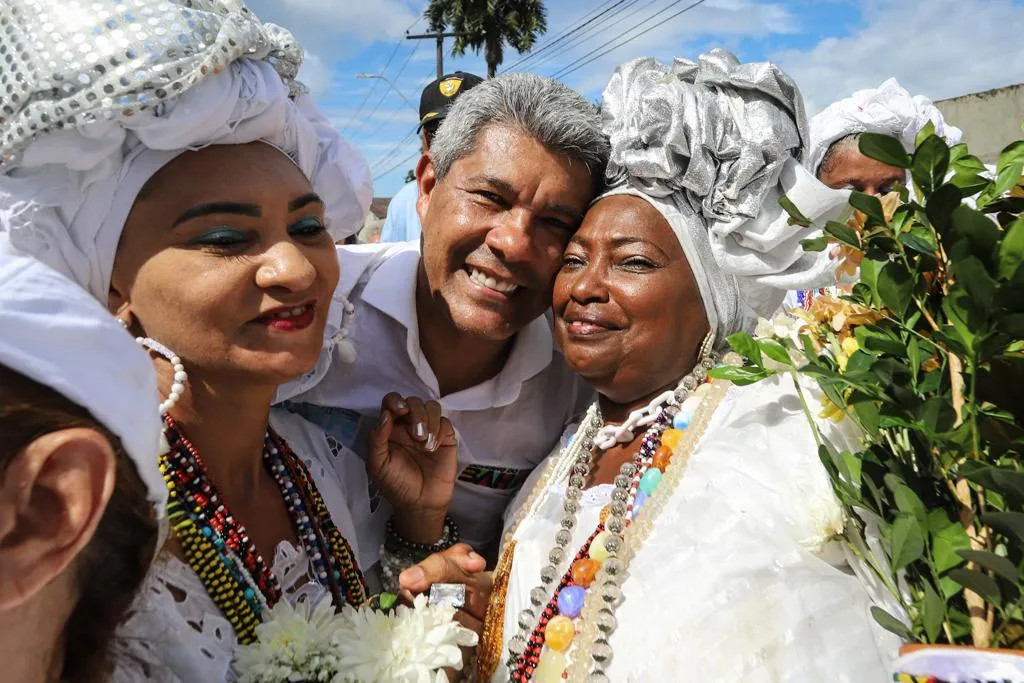 o governador parou para tirar fotos com os eleitores