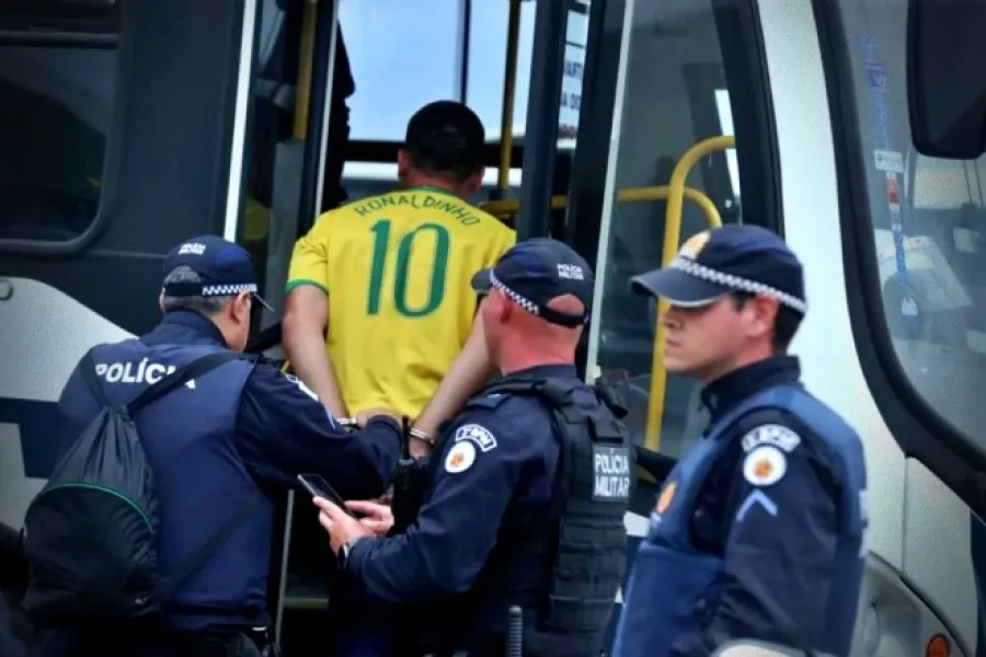 Em meio a pandemia, o ex-presidente Jair Bolsonaro empregou um discurso negacionista, estimulando a população a não se vacinar