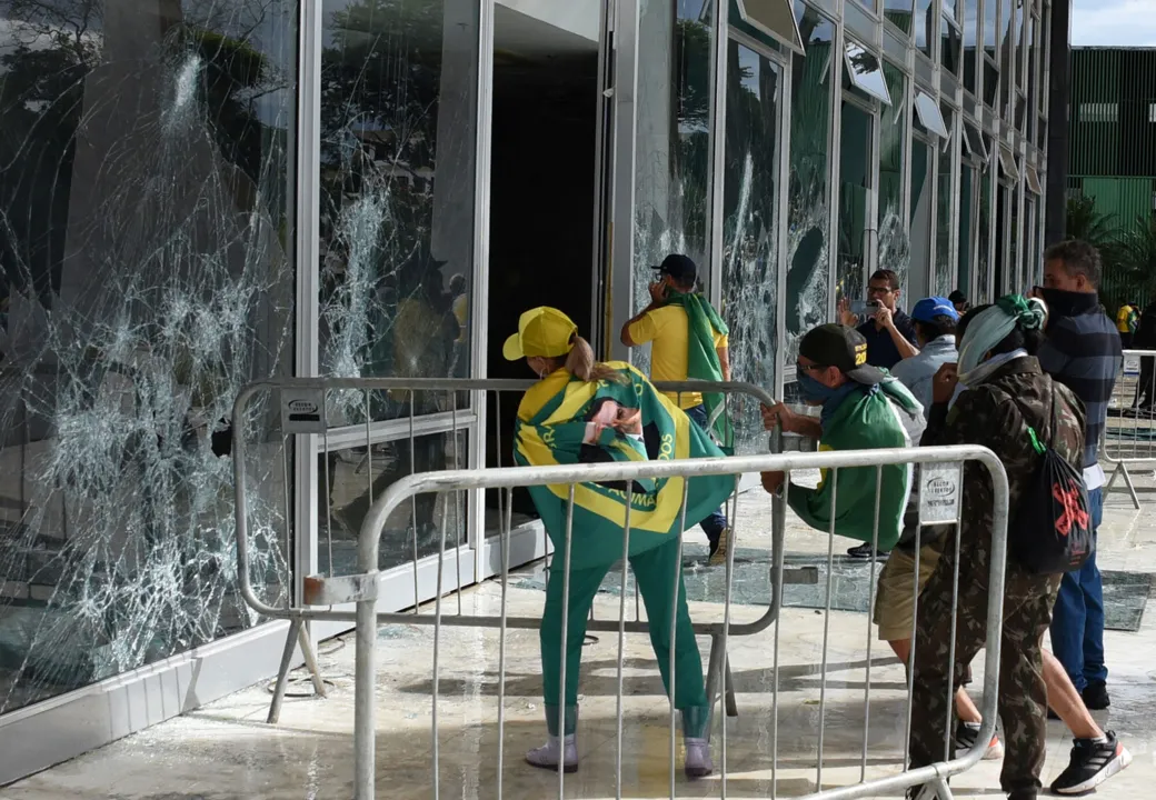 Embora alguns detidos estivessem armados, a motivação da ação não permite que sejam enquadrados como terroristas