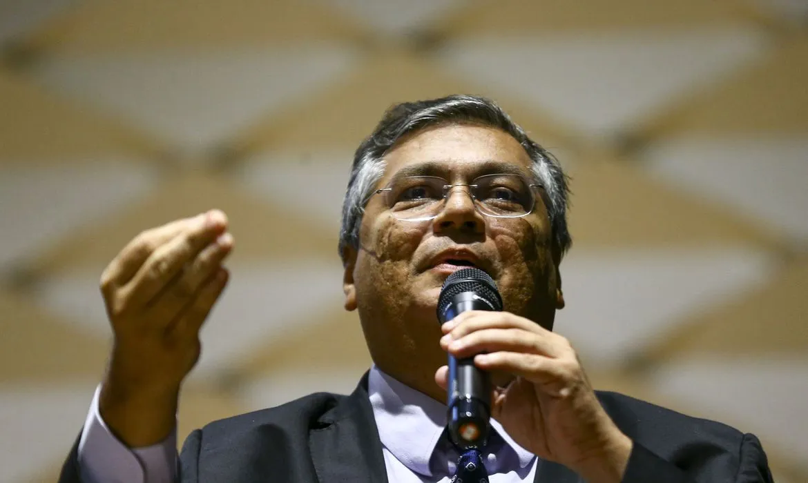 Ministro da Justiça, Flávio Dino afirma que novos participantes de atos golpistas serão presos