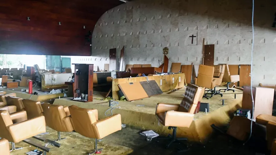Bolsonaristas radicais invadiram as sedes dos Três Poderes no último domingo, 8