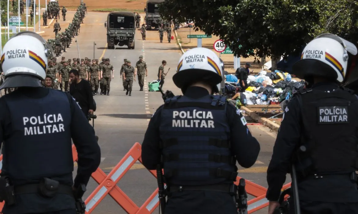 O Exército impediu que a PMDF prendesse golpistas que se refugiaram em frente ao quartel-general