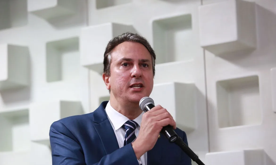 Reajuste é de 15% em relação ao piso do ano passado, que era de R$ 3.845,63