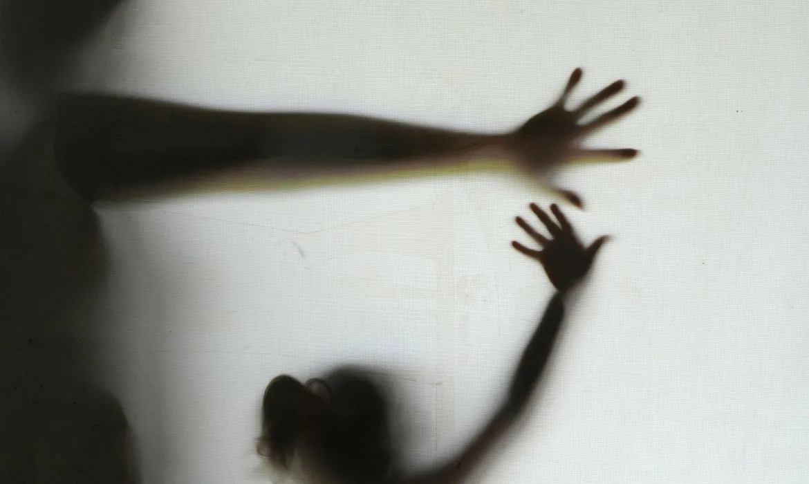 O Conselho Tutelar tem como função defender o cumprimento dos direitos da criança e do adolescente
