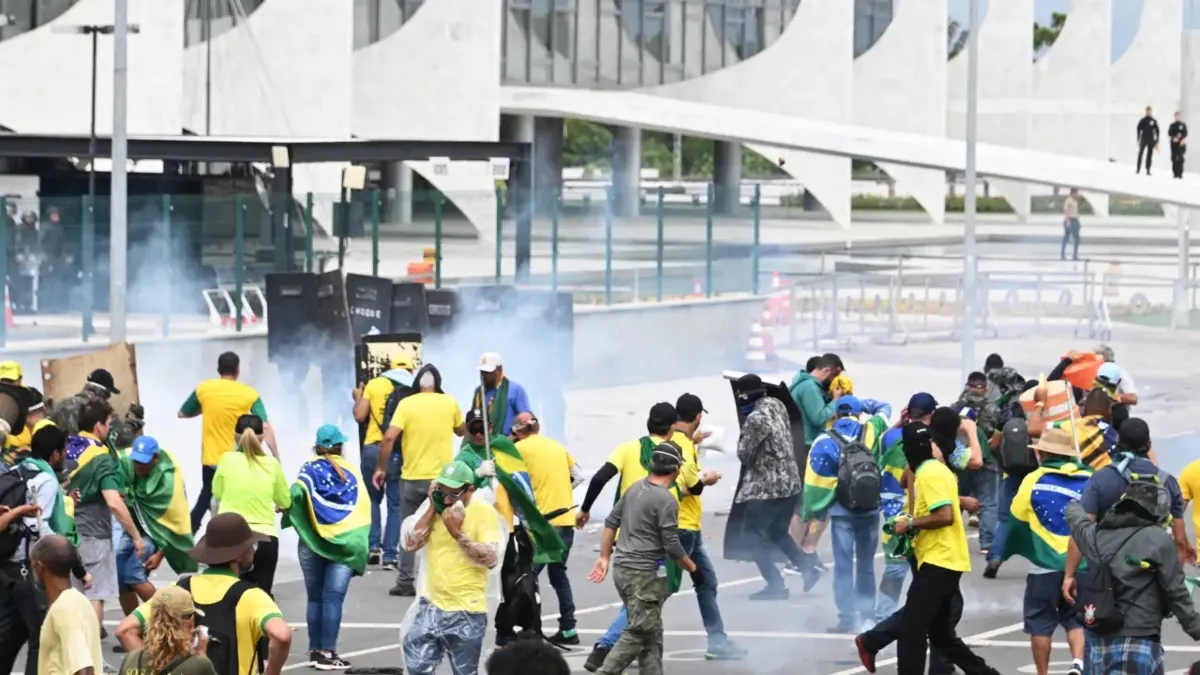 Bolsonaristas em atos terroristas em Brasília