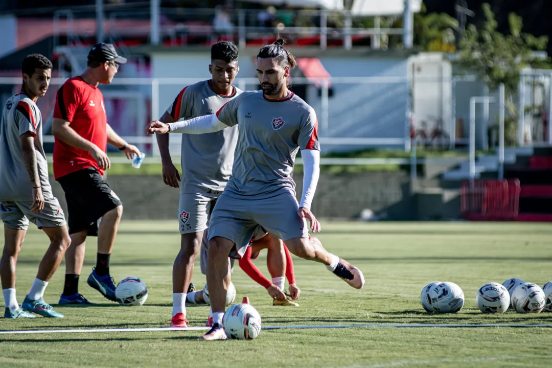 Léo Gamalho é esperança de gol do Rubro-Negro