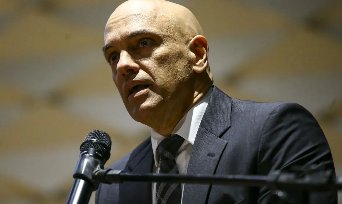 Moraes entendeu que há indícios para abertura da investigação contra o ex-presidente