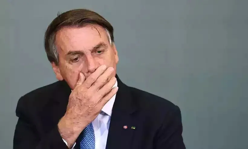 TSE deu a Bolsonaro cinco dias para que ex-presidente apresente defesa sobre a investigação