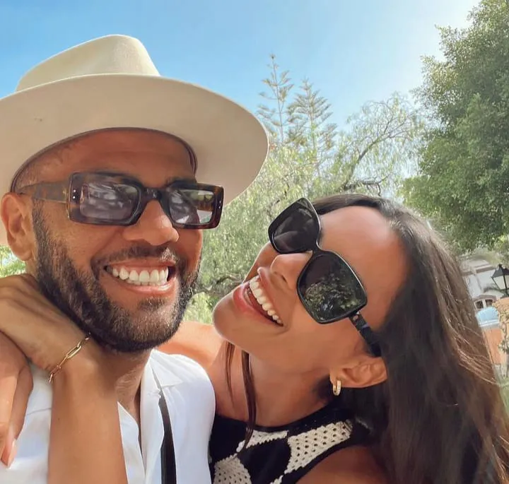 Daniel Alves e a modelo Joana Sanz