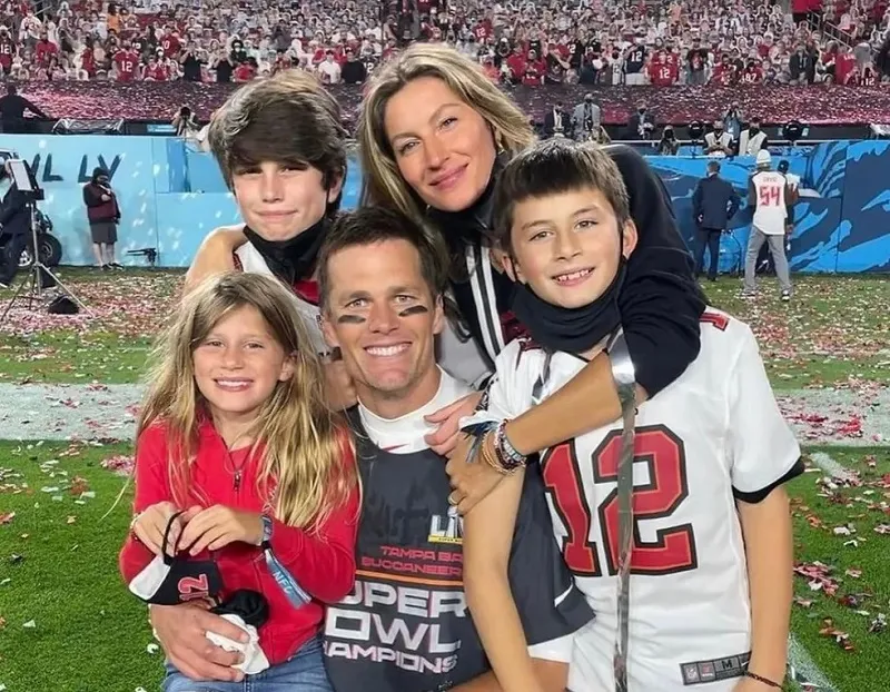 Brady, Gisele e os filhos