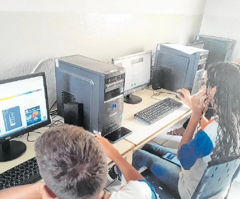 Computadores podem ser acessados pela comunidade