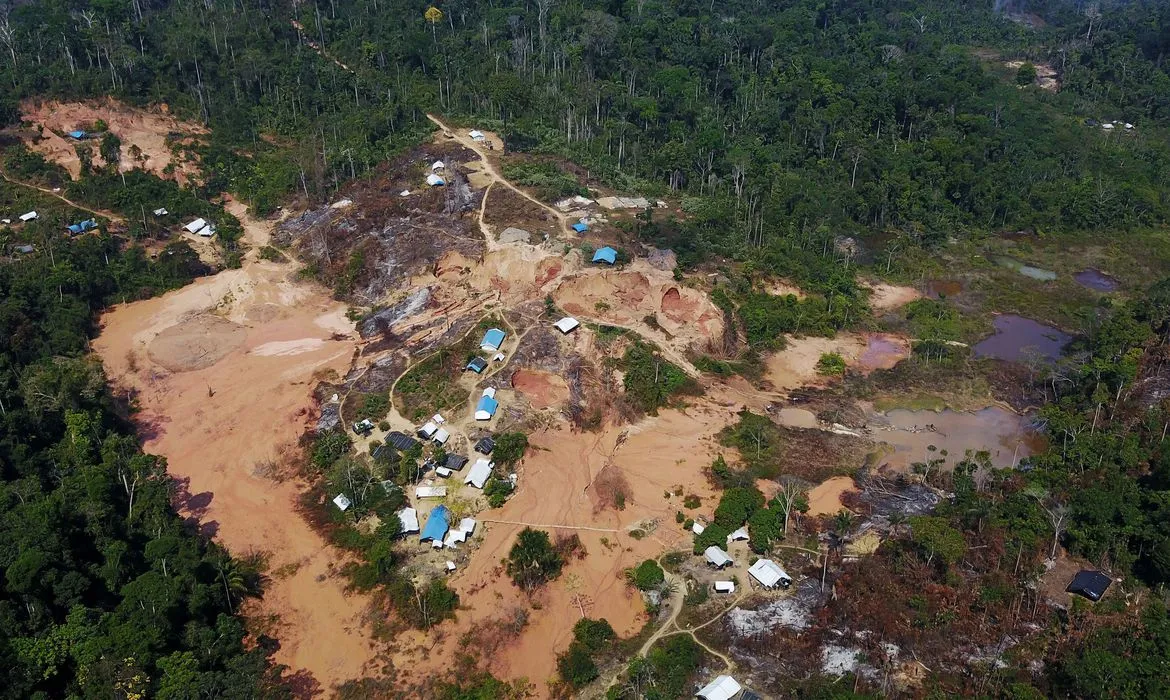 Segundo o presidente da República, o controle das terras indígenas será reestruturado com a participação de prefeitos e governadores