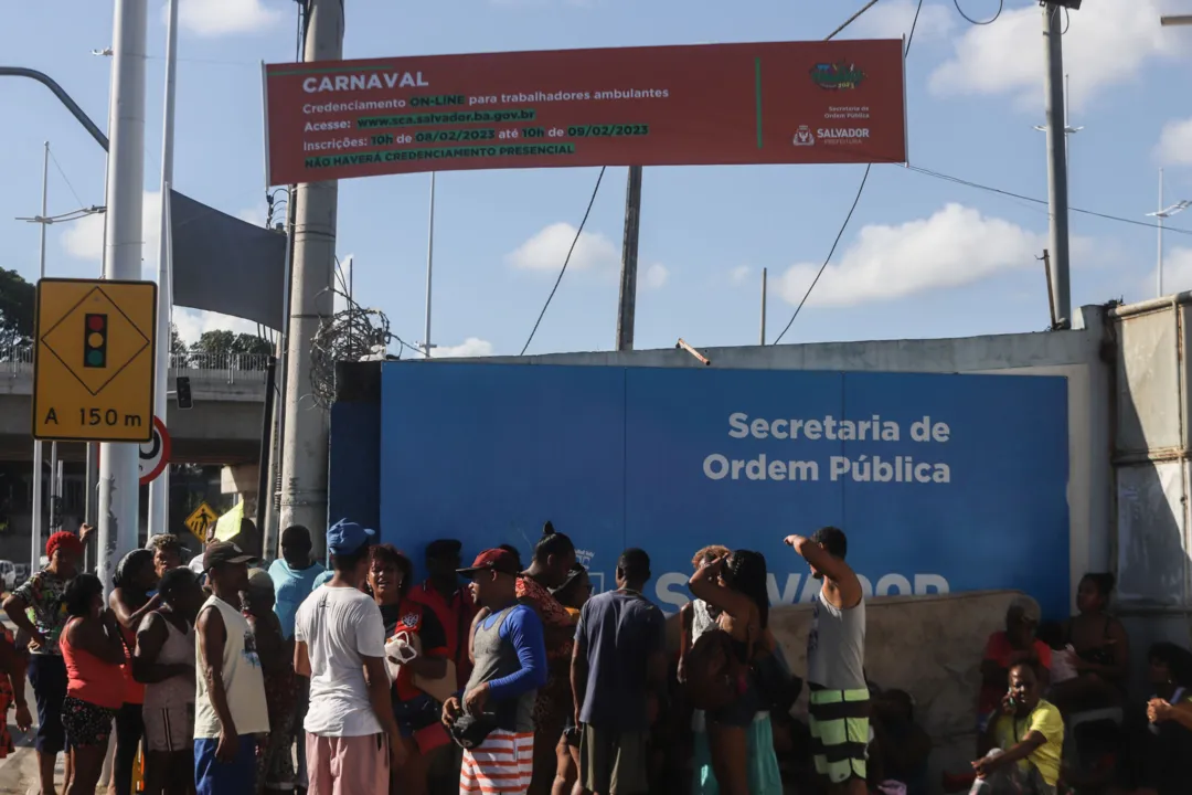 Ambulantes fizeram manifestação em frente à sede da Semop nesta quarta-feira