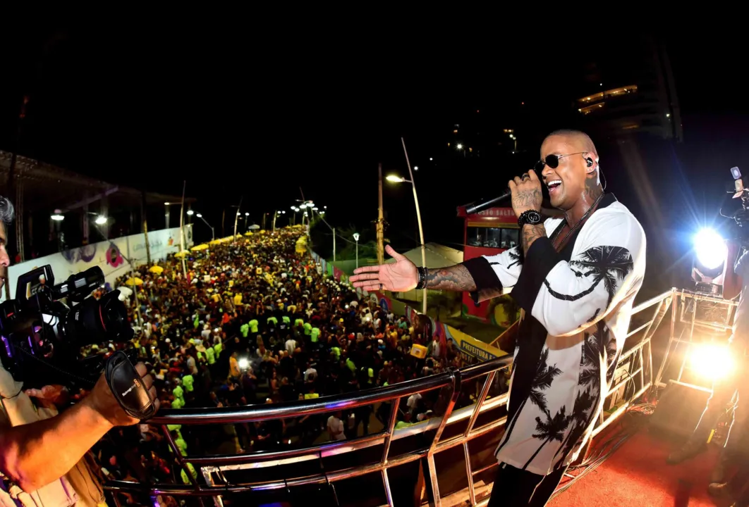 O artista revelou a ansiedade diante a expectativa de ter o sucesso Zona de Perigo despontando como a música do Carnaval deste ano