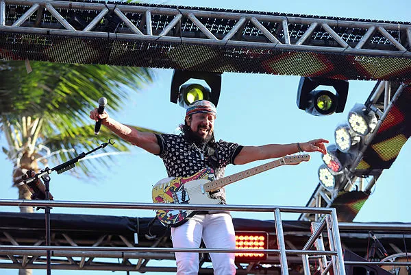 "Torço para que seja um Carnaval de paz e de resgate do que estamos com saudade de viver”, disse artista