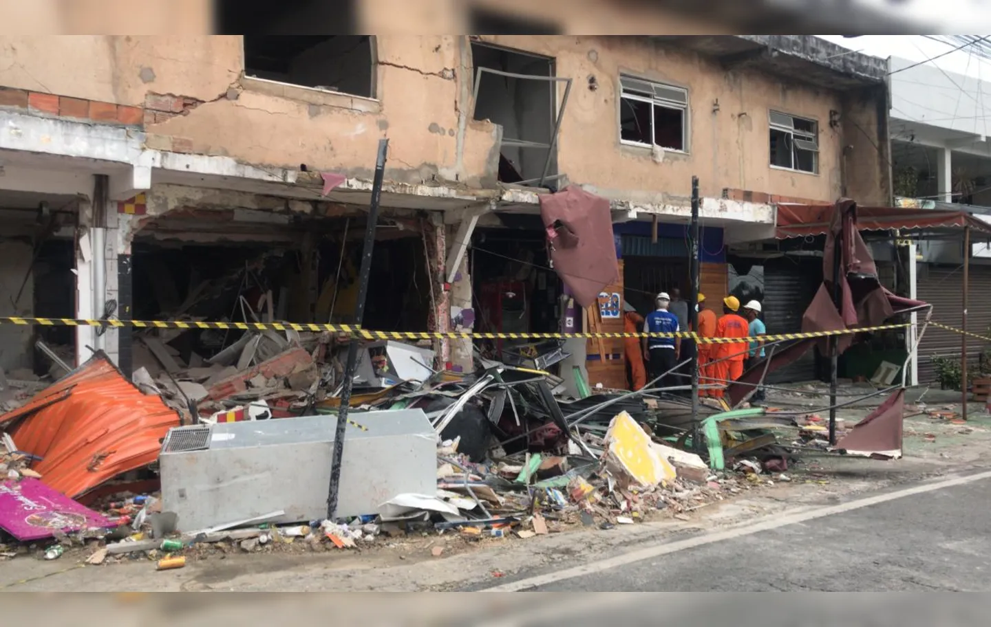 Casas ficaram danificadas após explosão; Codesal avalia possível demolição dos imóveis