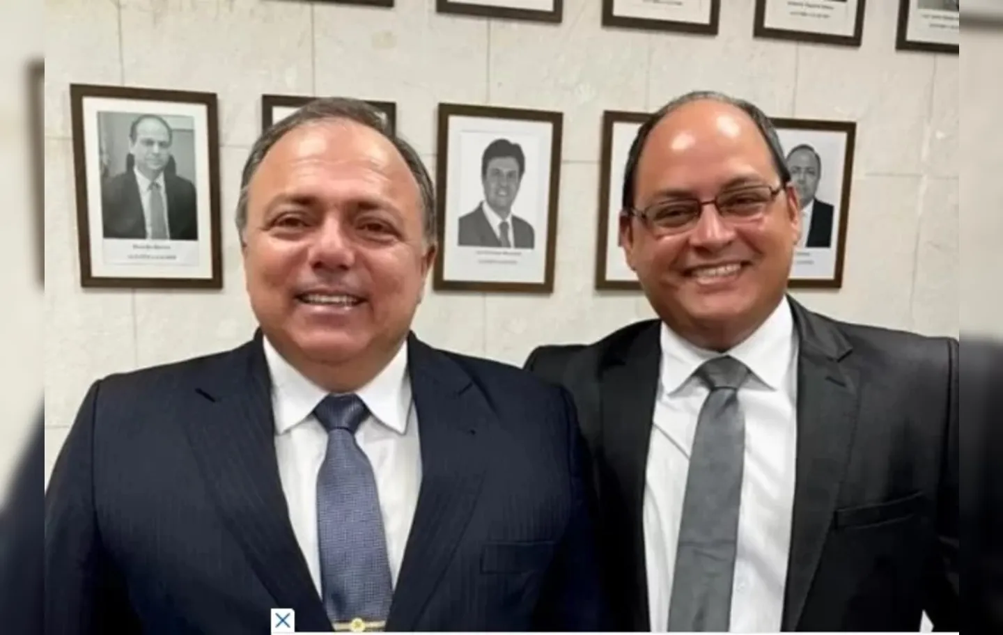 Ex-ministro da Saúde Eduardo Pazuello e o seu novo secretário parlamentar, Zoser Plata