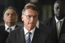 Imagem ilustrativa da imagem Em visita ao STF, Bolsonaro diz que "acabou" ao se referir às eleições