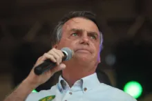 Imagem ilustrativa da imagem Aliados defendem Bolsonaro fora das eleições em 2026, diz colunista