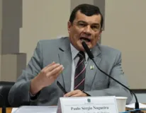 Imagem ilustrativa da imagem Moraes envia à PGR pedido para afastar ministro da Defesa