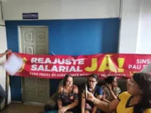 Imagem ilustrativa da imagem Em protesto, servidores de Pau Brasil reivindicam reajuste salarial