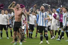 Imagem ilustrativa da imagem Argentina vence Austrália e garante vaga na quarta de final da Copa