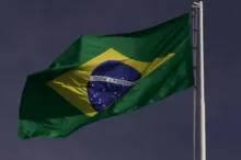 Imagem ilustrativa da imagem Deputado propõe proibição de uso político da bandeira e hino do Brasil